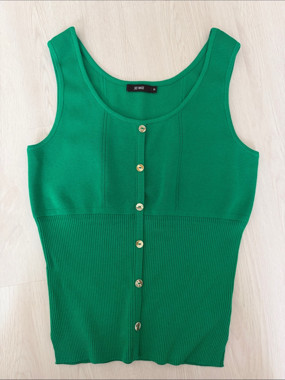 Sleeveless knit top